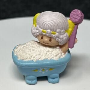 Vintage 1982 Strawberry Shortcake Angel Cake Bubble Bath Mini Figure Kenner Toy